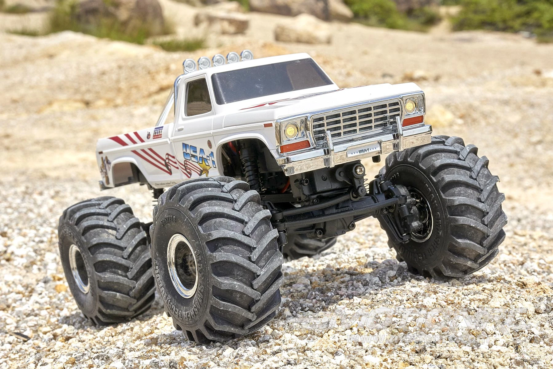 FMS FCX24 Smasher V2 White 1/24 Scale 4WD Monster Truck - RTR 8 FMS FCX24 Smasher V2 White 1/24 Scale 4WD Monster Truck - RTR - Image 6