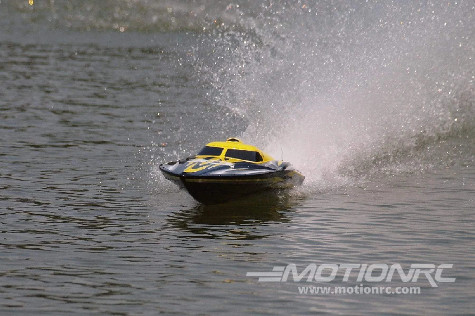 Bancroft Alpha Yellow Brushless 950mm (37.4") Extreme Deep V Racer - RTR 5 Bancroft Alpha Yellow Brushless 950mm (37.4") Extreme Deep V Racer - RTR - Image 3