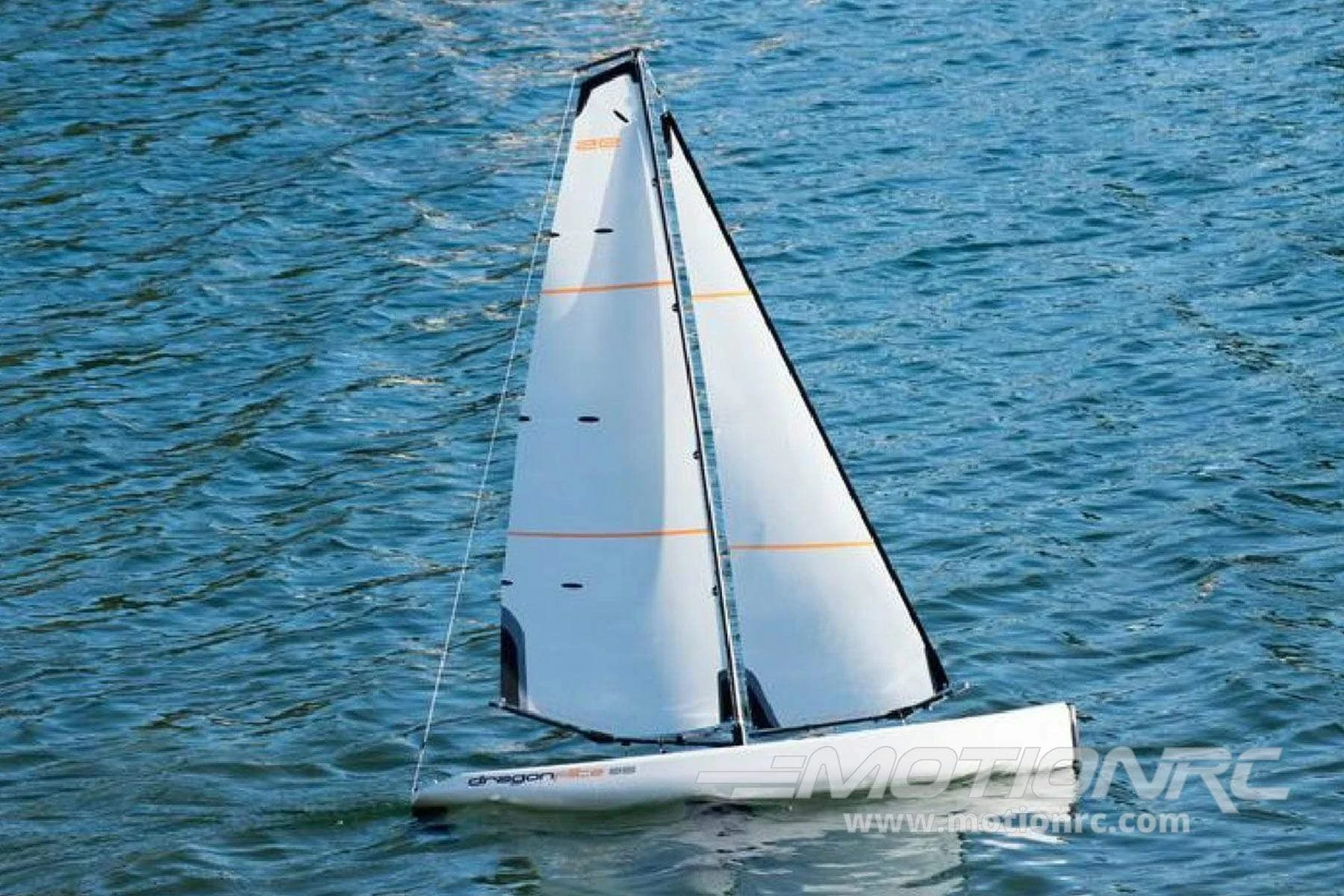 Bancroft Joysway DragonFlite 95 V2 950mm (37.4") Racing Sailboat - RTR 4 Bancroft Joysway DragonFlite 95 V2 950mm (37.4") Racing Sailboat - RTR - Image 2