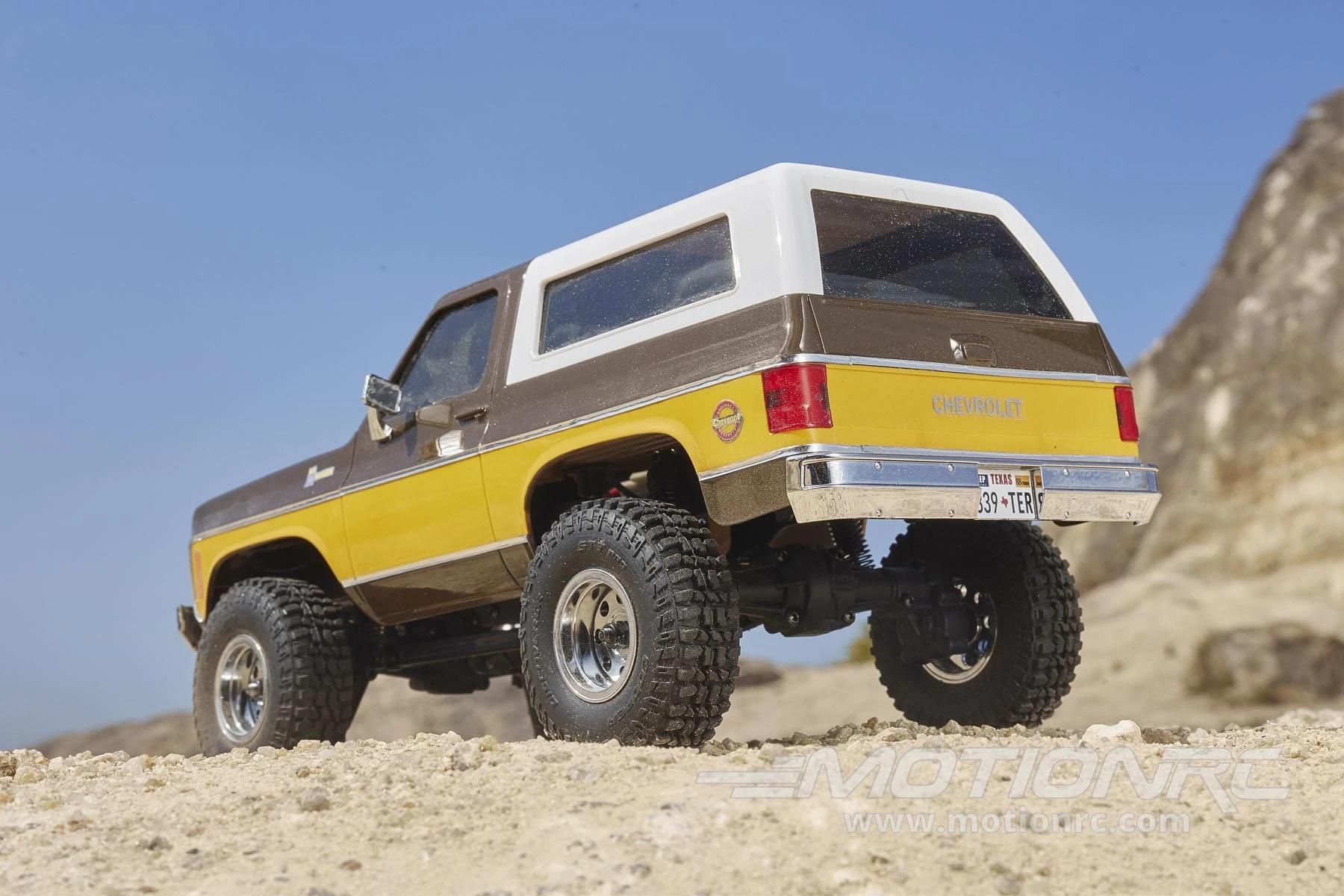 FMS FCX24 Chevy K5 Blazer Brown 1/24 Scale 4WD Crawler - RTR 5 FMS FCX24 Chevy K5 Blazer Brown 1/24 Scale 4WD Crawler - RTR - Image 3