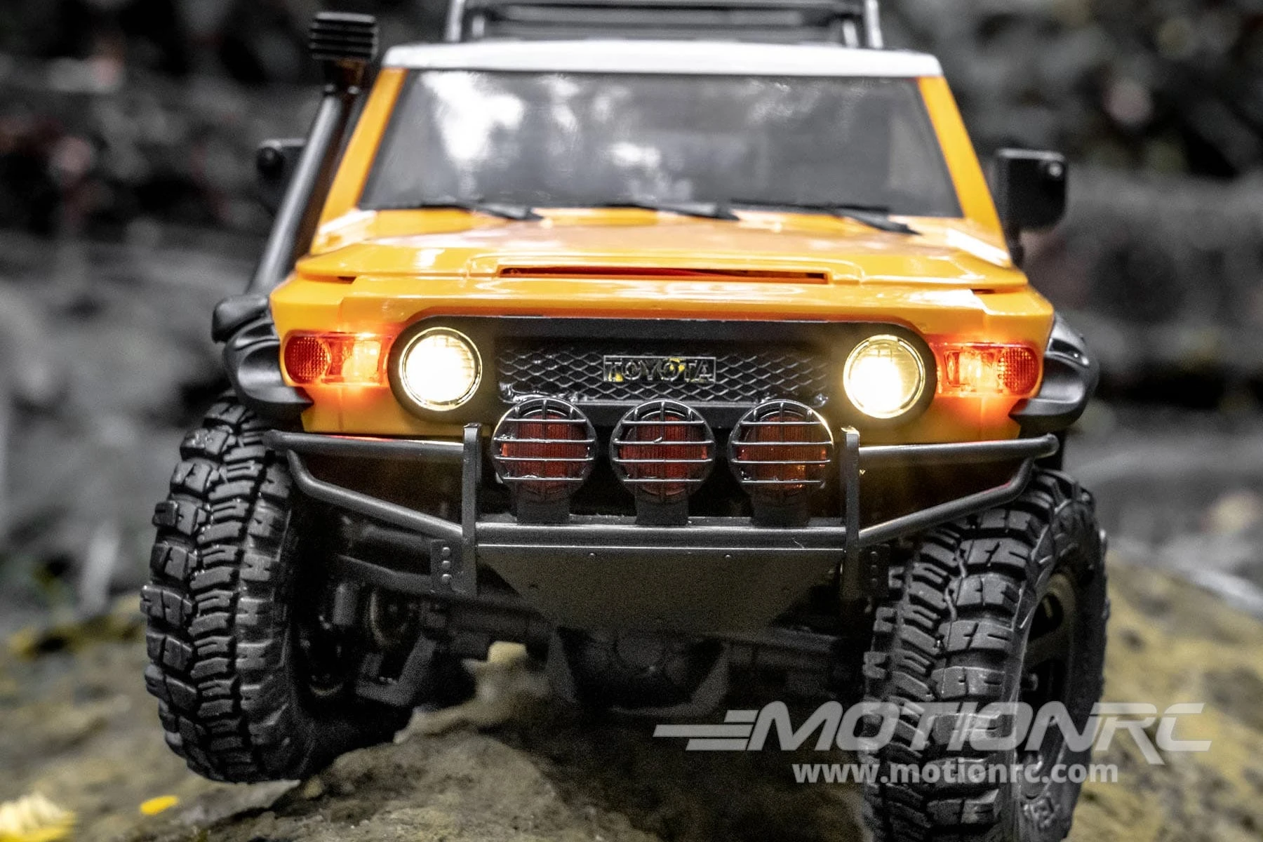 FMS Toyota FJ Cruiser 1/18 Scale 4WD Crawler - RTR 8 FMS Toyota FJ Cruiser 1/18 Scale 4WD Crawler - RTR - Image 6