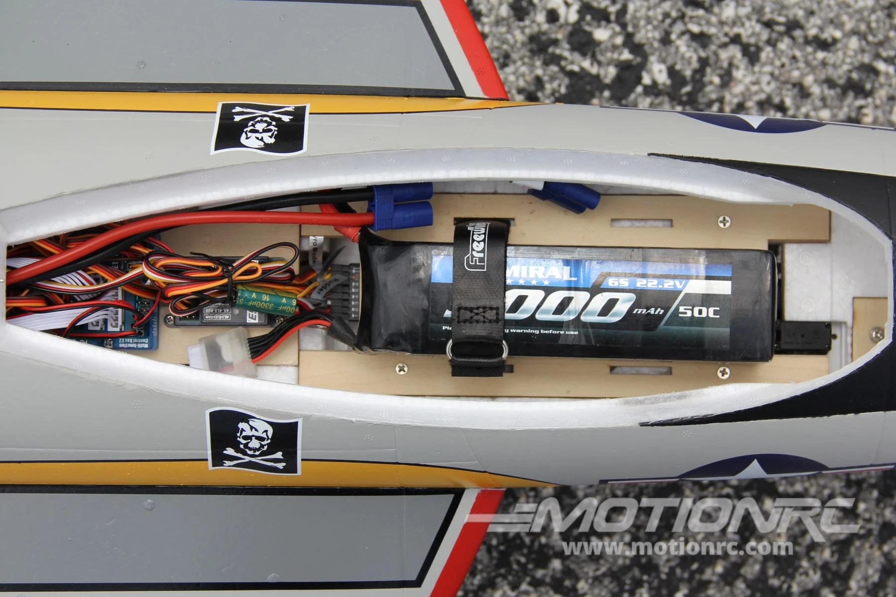 Freewing F9F-8 Cougar Super Scale 80mm EDF - ARF PLUS 21 Freewing F9F-8 Cougar Super Scale 80mm EDF - ARF PLUS - Image 19