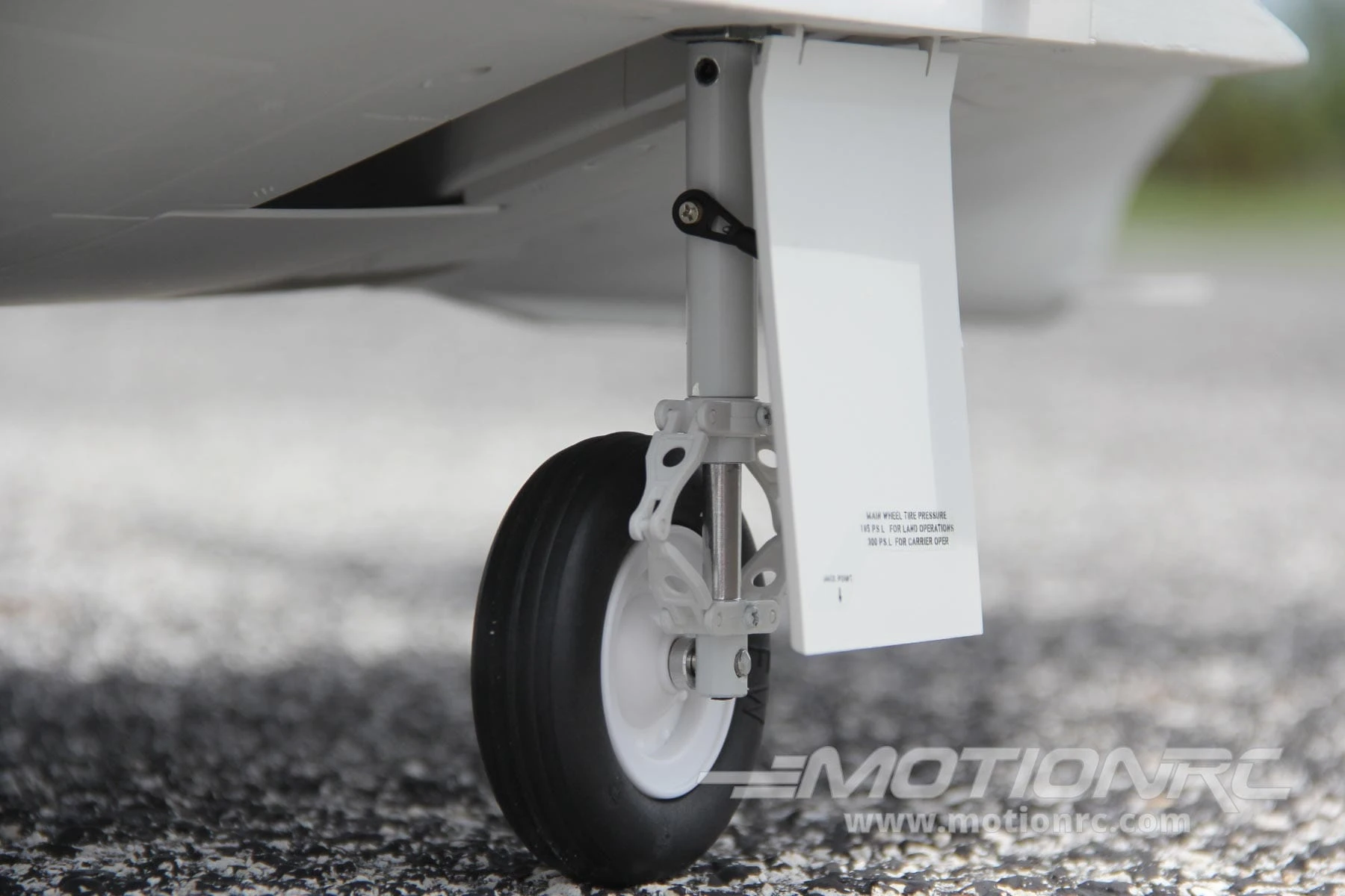 Freewing F9F-8 Cougar Super Scale 80mm EDF - ARF PLUS 24 Freewing F9F-8 Cougar Super Scale 80mm EDF - ARF PLUS - Image 22