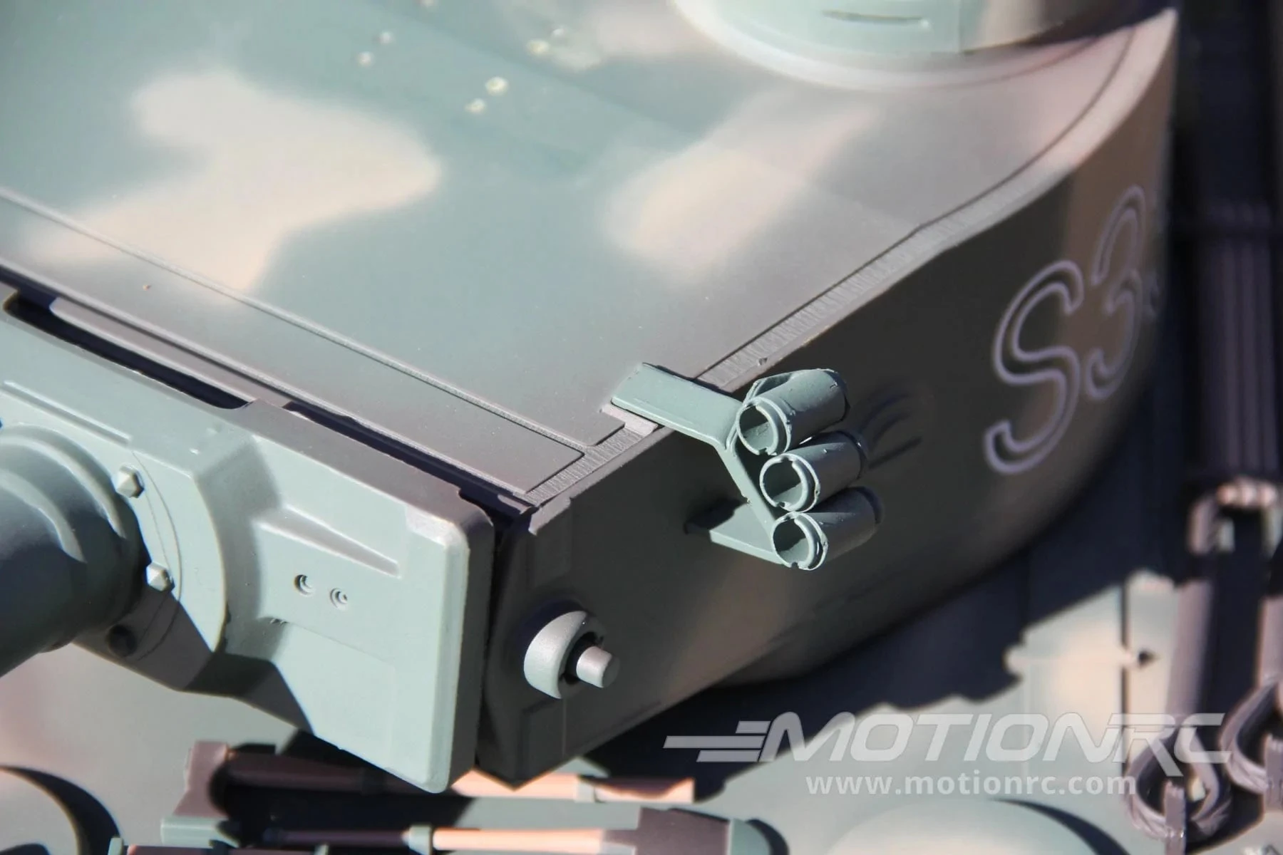 Heng Long German Tiger 1 S33 Upgrade Edition 1/16 Scale Heavy Tank - RTR 10 Heng Long German Tiger 1 S33 Upgrade Edition 1/16 Scale Heavy Tank - RTR - Image 8