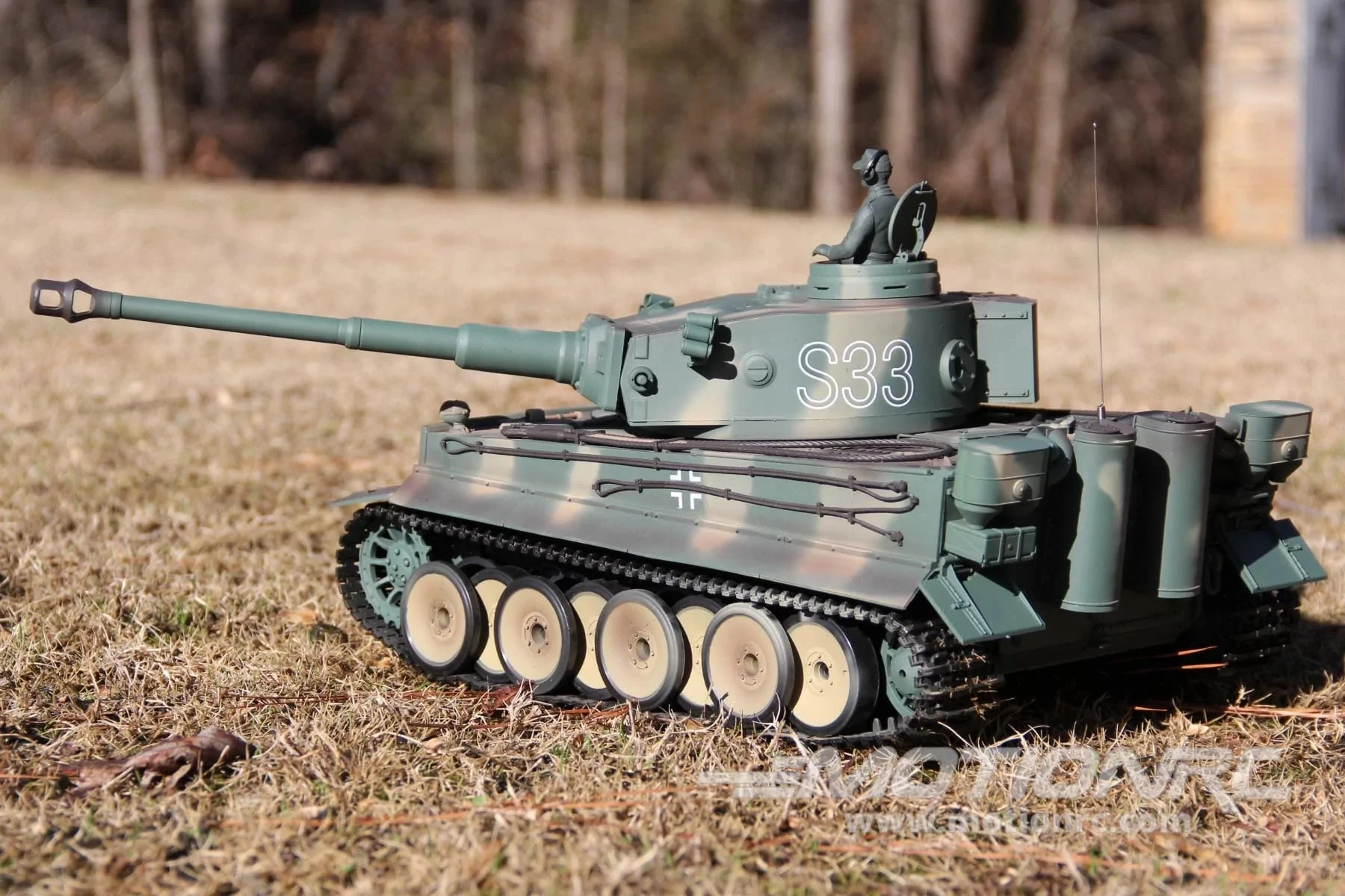 Heng Long German Tiger 1 S33 Upgrade Edition 1/16 Scale Heavy Tank - RTR 4 Heng Long German Tiger 1 S33 Upgrade Edition 1/16 Scale Heavy Tank - RTR - Image 2