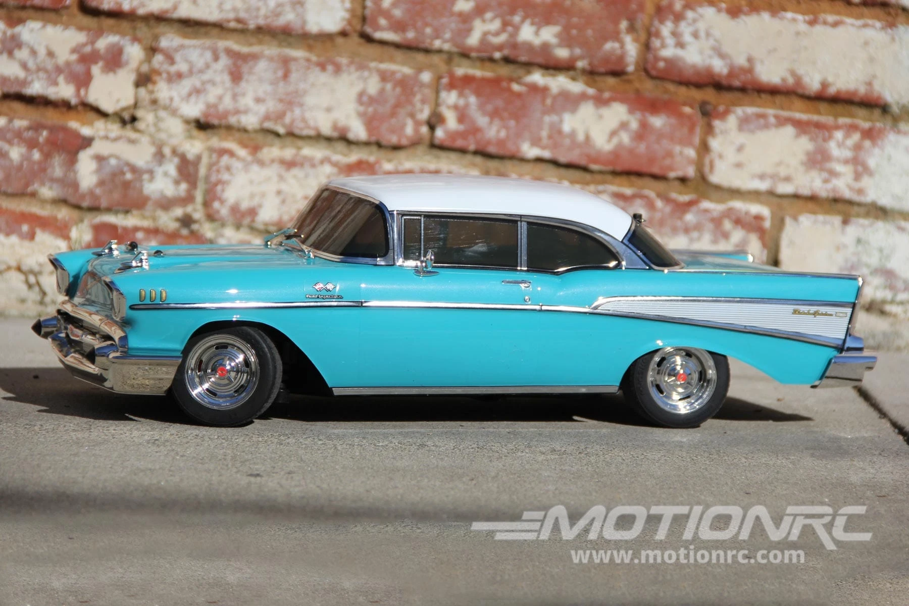Kyosho Fazer Mk2 FZ02L 1957 Chevy Bel Air Coupe Tropical Turquoise 1/10 Scale 4WD Car - RTR 4 Kyosho Fazer Mk2 FZ02L 1957 Chevy Bel Air Coupe Tropical Turquoise 1/10 Scale 4WD Car - RTR - Image 2
