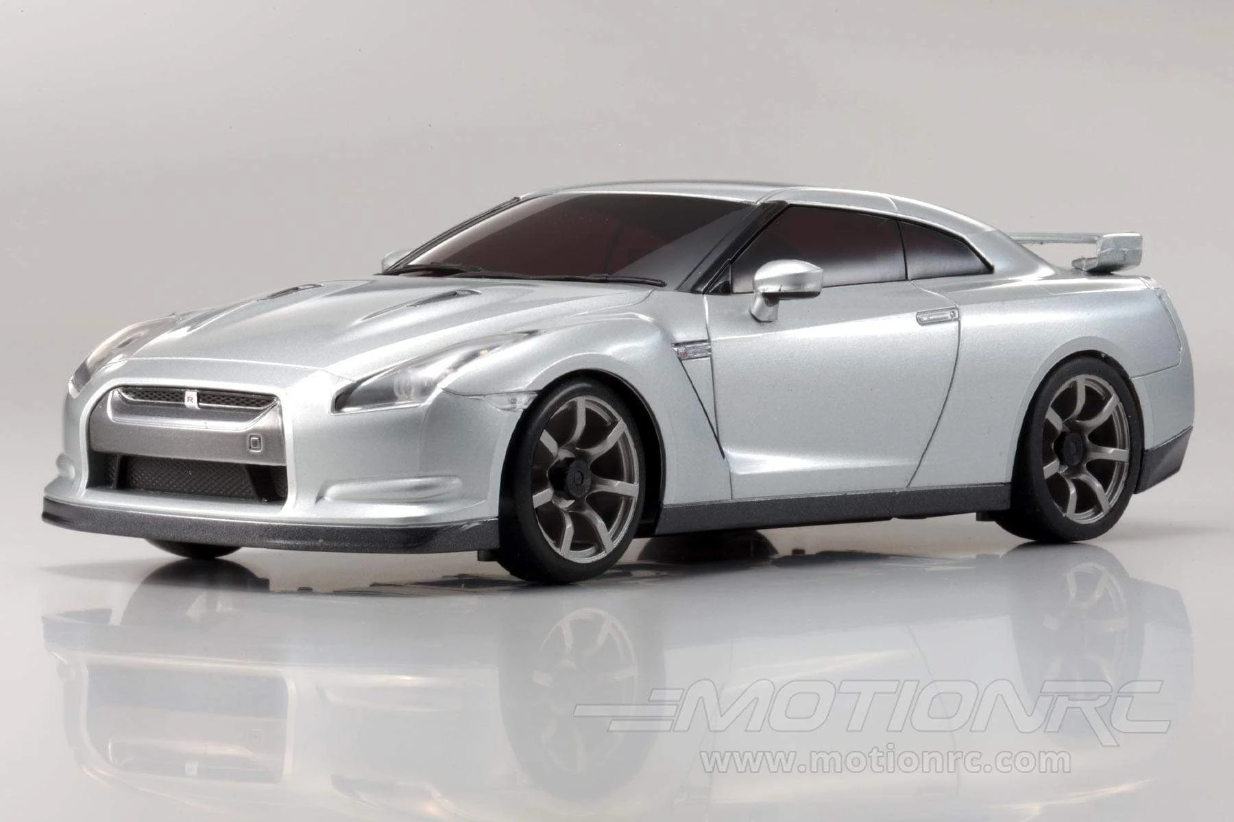 Kyosho Mini-Z MR-03 GT-R (R35) Ultimate Metal Silver Readyset 1/27 Scale RWD Car - RTR 4 Kyosho Mini-Z MR-03 GT-R (R35) Ultimate Metal Silver Readyset 1/27 Scale RWD Car - RTR - Image 2