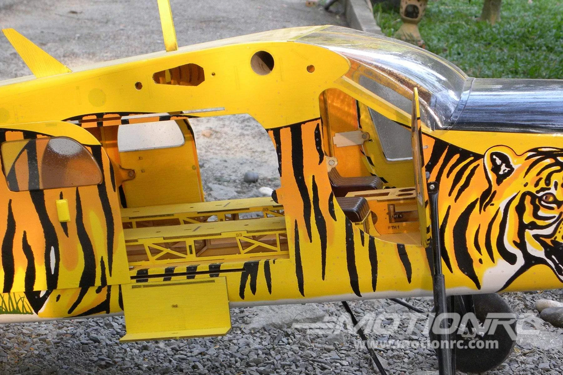 Nexa Pilatus PC-6 Tiger 2720mm (107") Wingspan - ARF Nexa Pilatus PC-6 Tiger 2720mm (107") Wingspan - ARF -Freewing Shop nexa pilatus pc 6 tiger 2720mm 107 wingspan arf motion rc 28318948425913