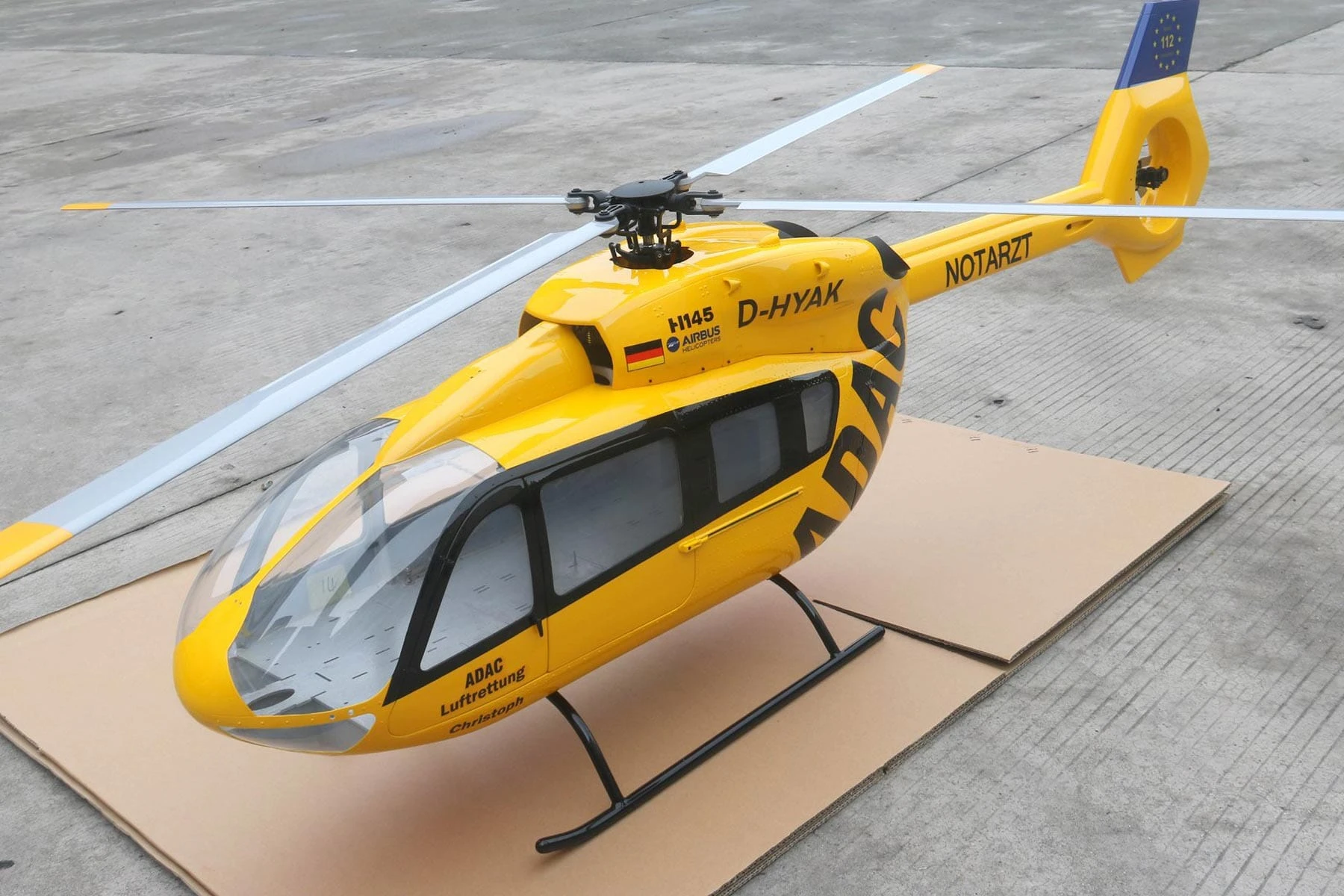 Roban EC-145 Yellow 800 Size Scale Helicopter - ARF 3 Roban EC-145 Yellow 800 Size Scale Helicopter - ARF